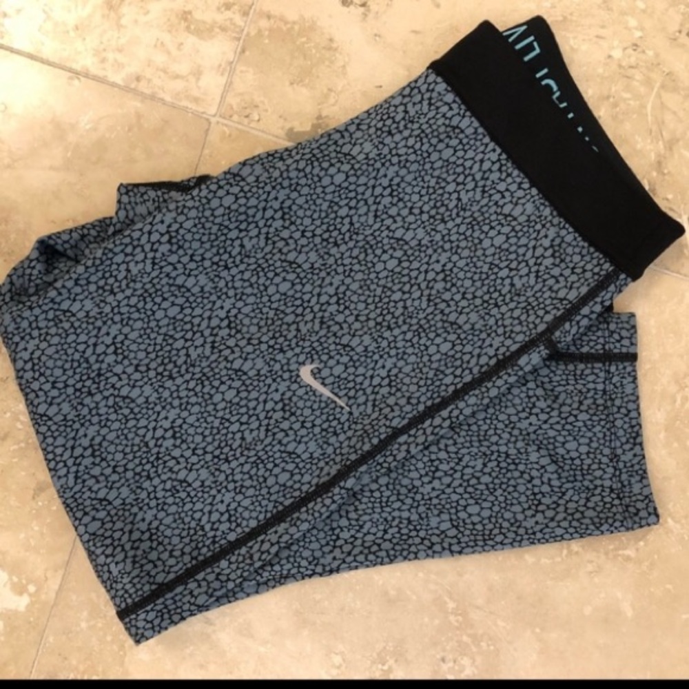 Nike workout capris